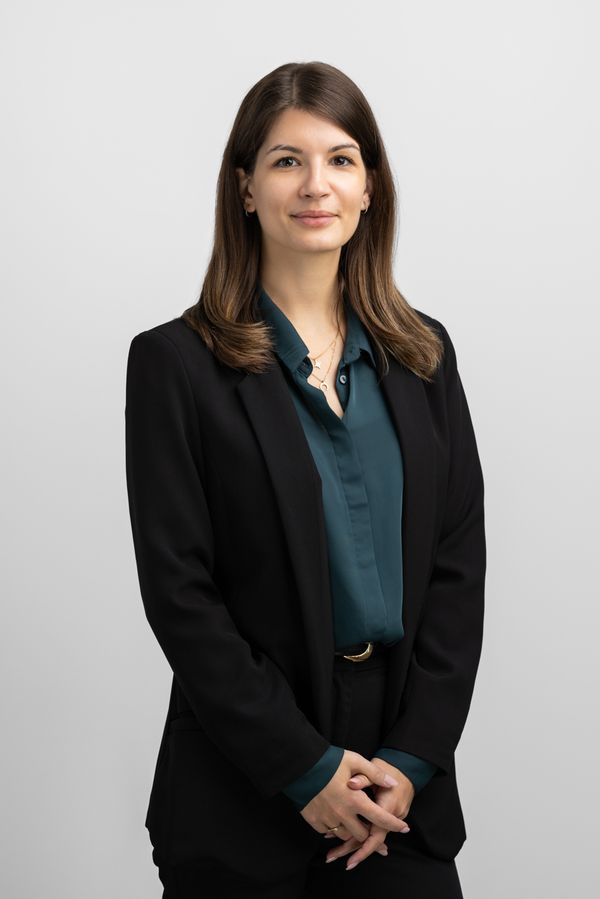 Fruzsina Toth